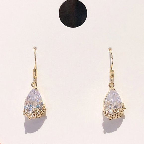 Last Pair💕Tear Crystal Egg Drop Golden Floral Earrings - Picture 2 of 11